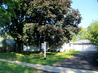 2408 Flicker Ln, Rolling Meadows, IL 60008