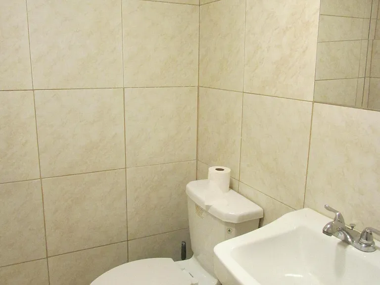 211 W Laila Dr — Photo 12