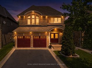 3 Saint Philip Ct, Whitby, ON L1P0A5