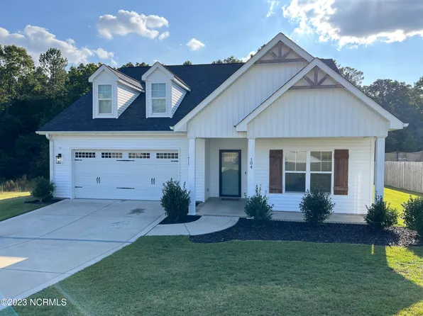 104 Woodford Ln, Vass, NC 28394