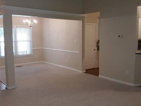 5th image of 3236 Stoney Creek Dr W