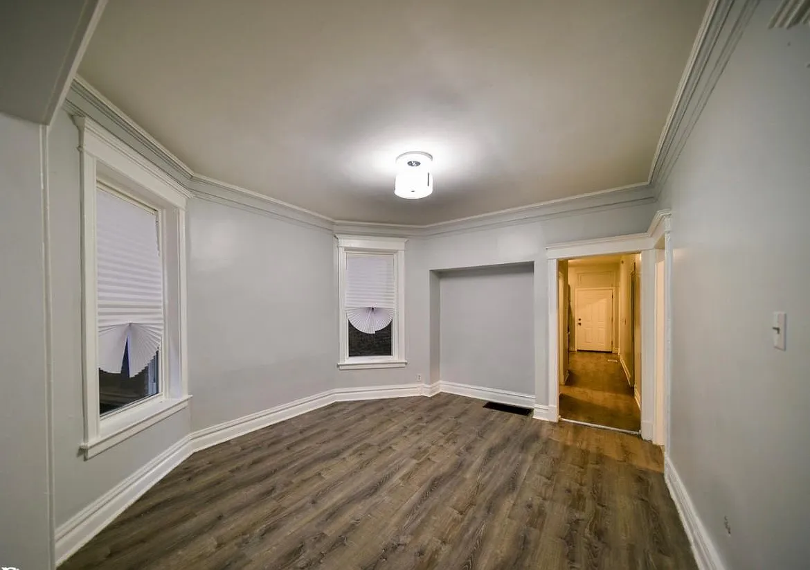 6344 S Eberhart Ave — Photo 4