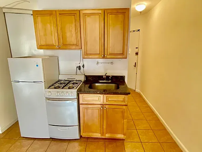 42 W 72nd St #9A — Photo 5