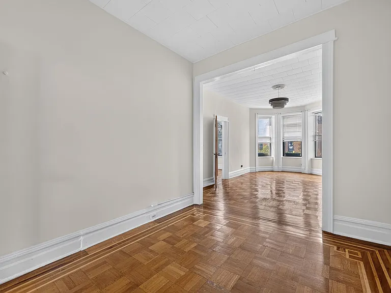 543 9th St #3 — Photo 3