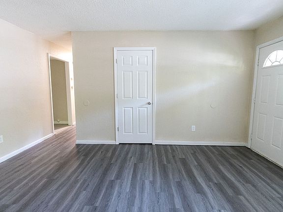 2nd image of 1609-1611 Radcliffe Dr