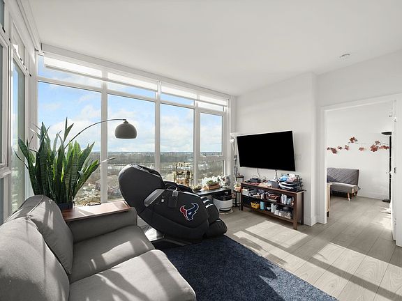5th image of 3581 E Kent Ave N #1405