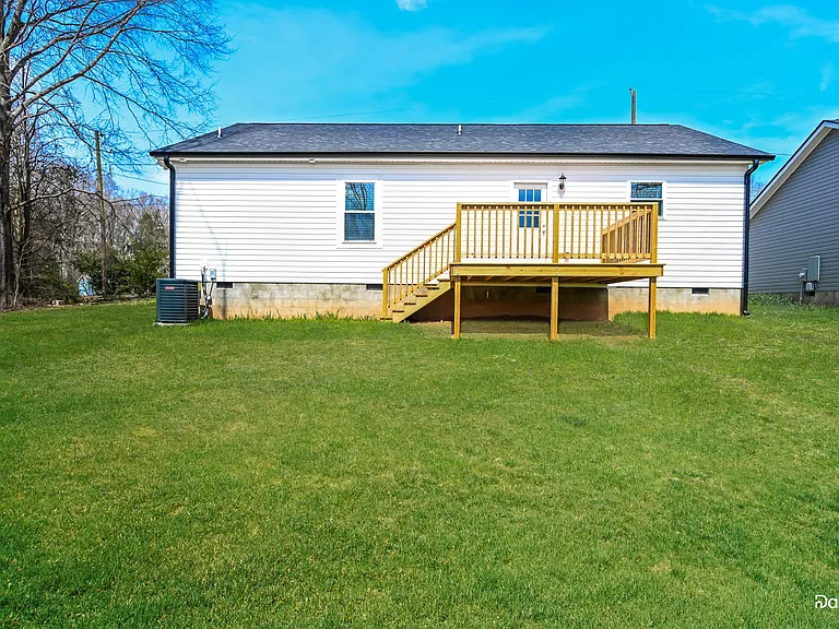 1207A Birch St — Photo 15