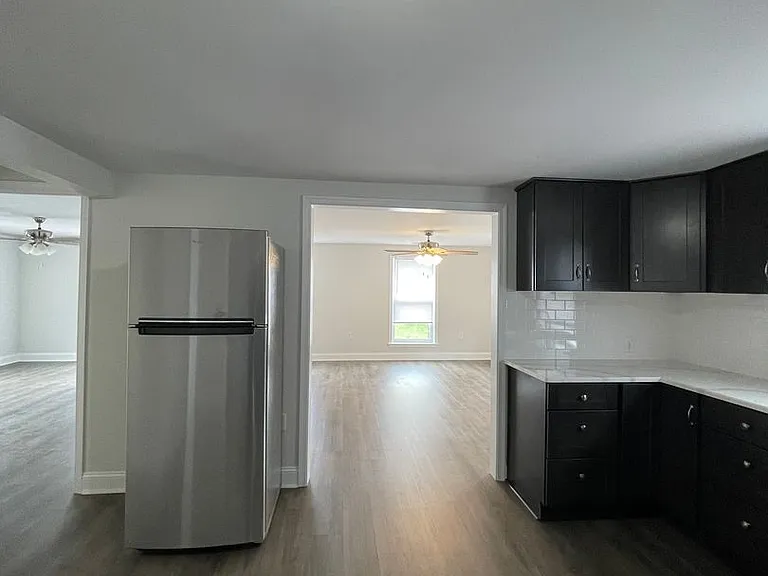 227 E Lee St #B — Photo 6