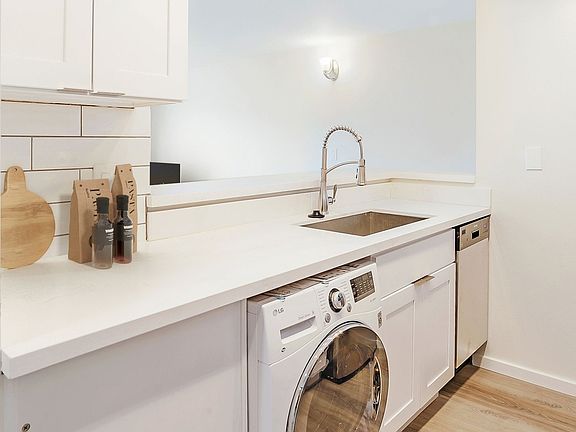 4th image of 6500 24th Ave NW #201