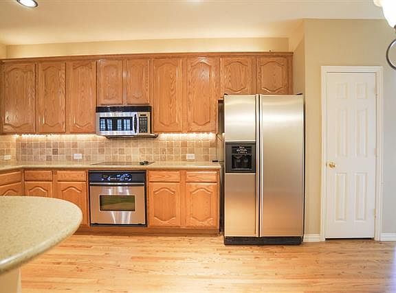 5th image of 460 Lacebark Dr