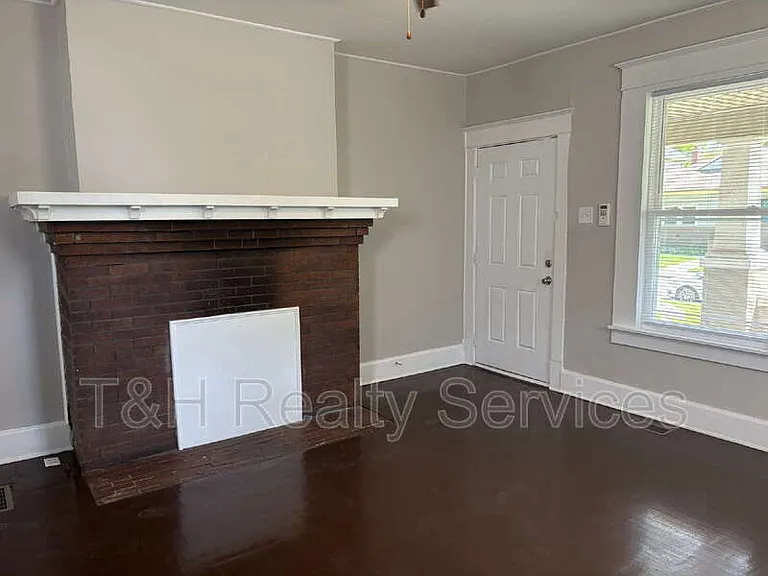3130 N Park Ave — Photo 3
