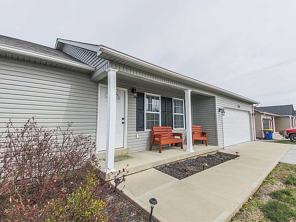 3rd image of 1369 Winnipeg Way
