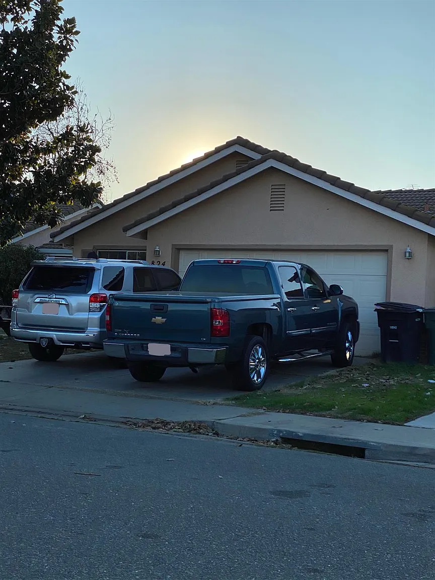 824 Maple Ave photo 1