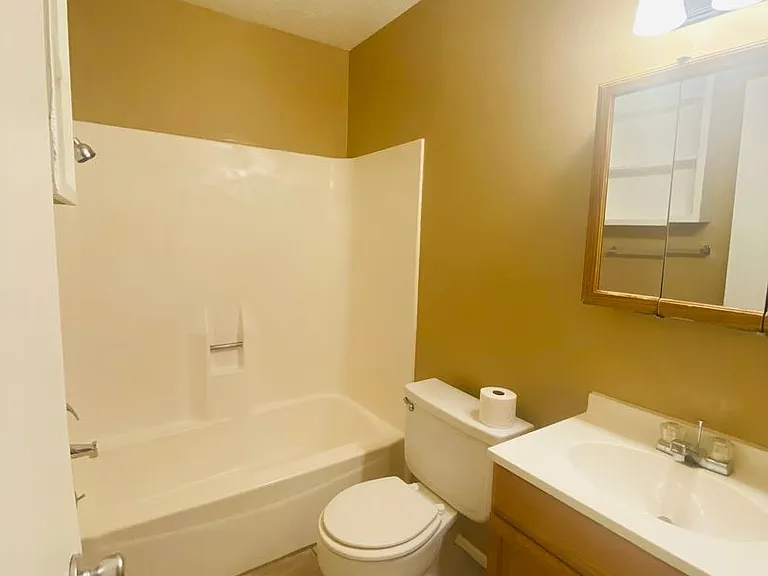 908 Foster Rd — Photo 11
