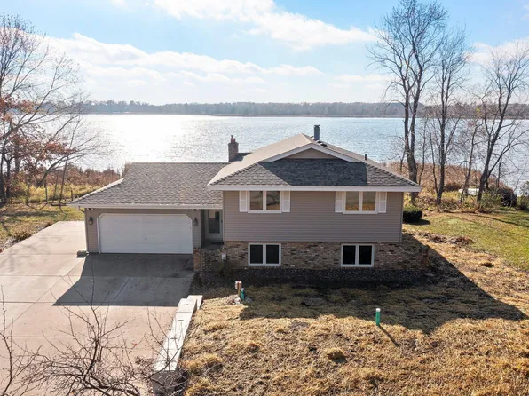 24100 Skylark Dr NE, East Bethel, MN 55005