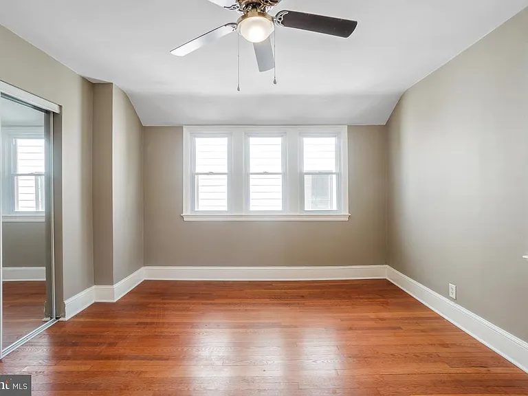 2615 Otis St NE — Photo 38