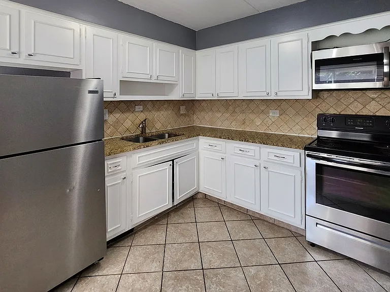 426 Wesley Ave #1 — Photo 1