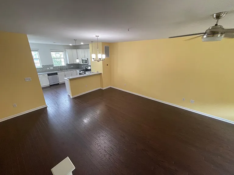1676 Avalene Way — Photo 4