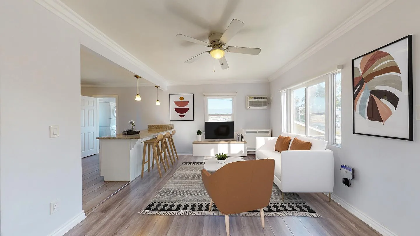 Modern & Spacious Home in East LA Great Value and Prime Location! — Photo 2