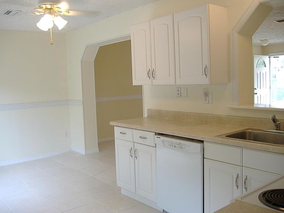 5th image of 1218 N Daytona Ave