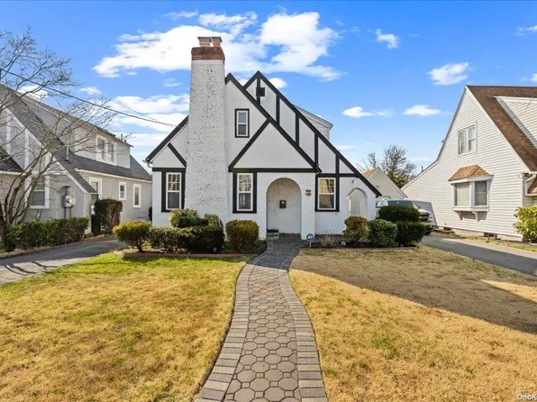 736 Edward Street, Baldwin, NY 11510