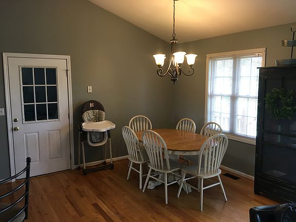 5th image of 204 Dallas Dr