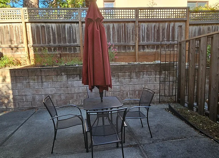 1421 Walnut St — Photo 11