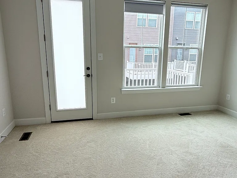 3511 Carnaby St — Photo 8