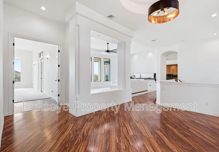 1527 E Villa Maria Dr — Photo 5