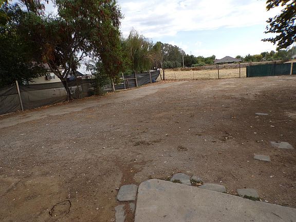 5th image of 6939 E Kings Canyon Rd
