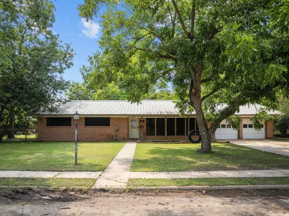 1290 Plantation Dr, Crockett, TX 75835