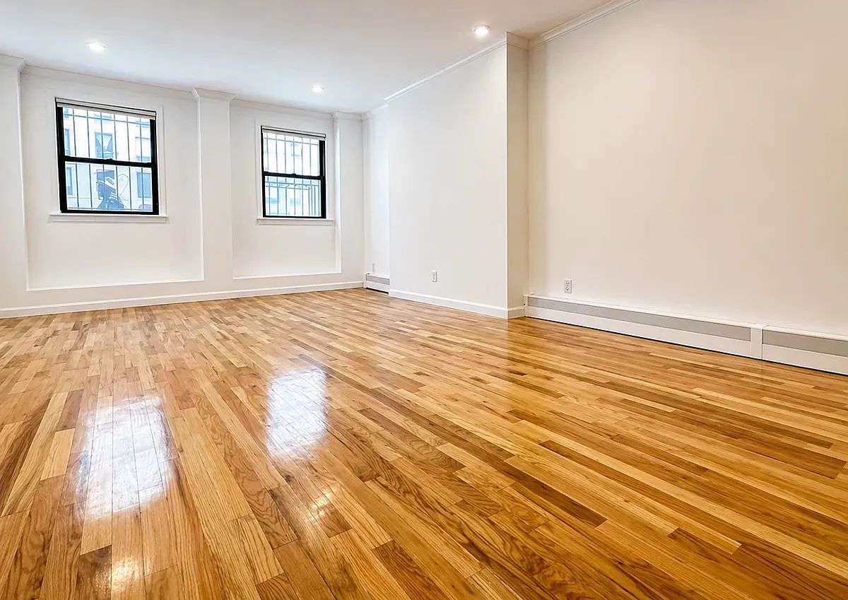 Building Photo - 556 4th Ave #1