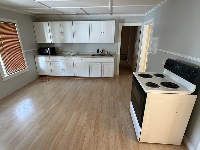 2 Gray Ave #2 — Photo 8