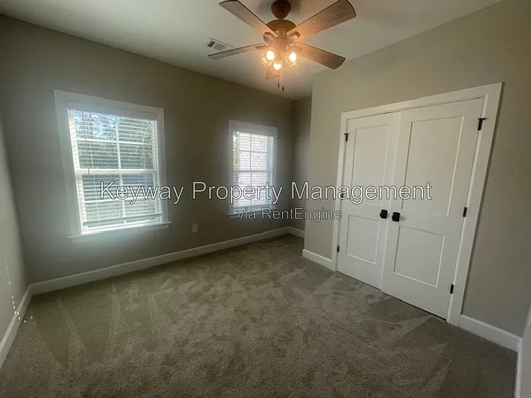 1933 Avenel Ln — Photo 12