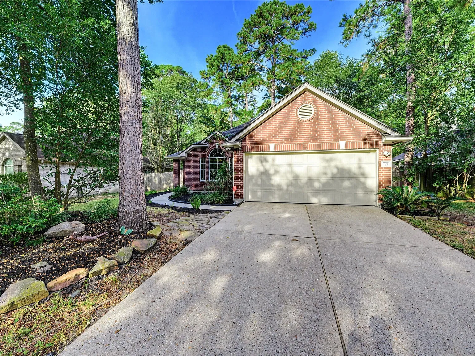 3 bed, 2.0 bath, 1518 sqft, $2,250 — Photo 2