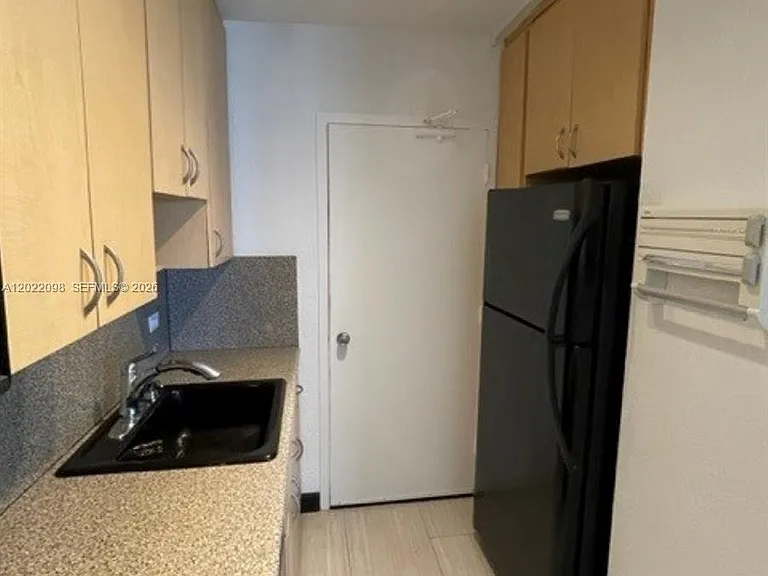 5313 Collins Ave #1004 — Photo 6