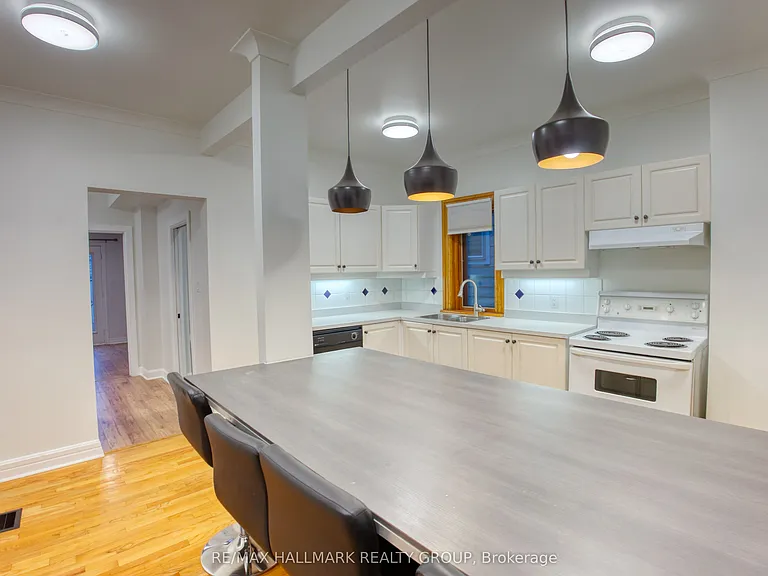 1-272 Royal Ave #1 — Photo 9