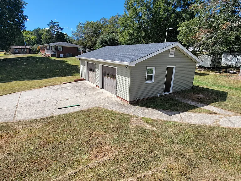 8124 Wood St — Photo 17