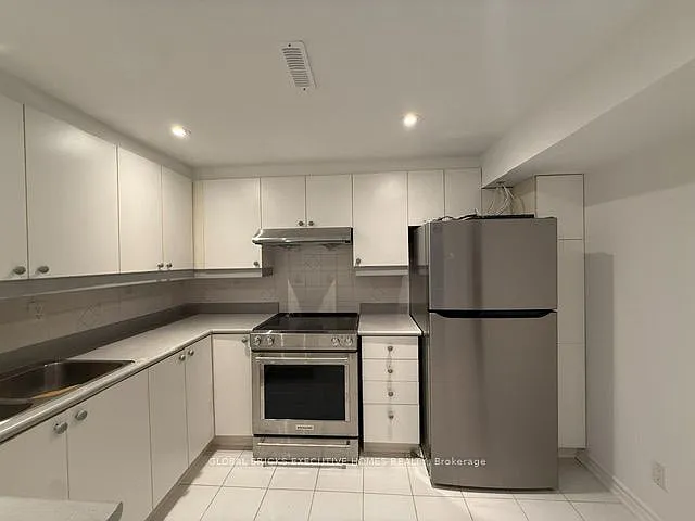 3 bed, $1,700 — Photo 3