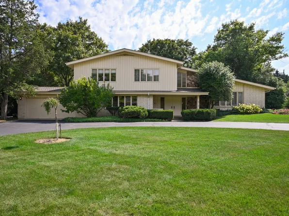 15 Croydon Ln, Oak Brook, IL 60523