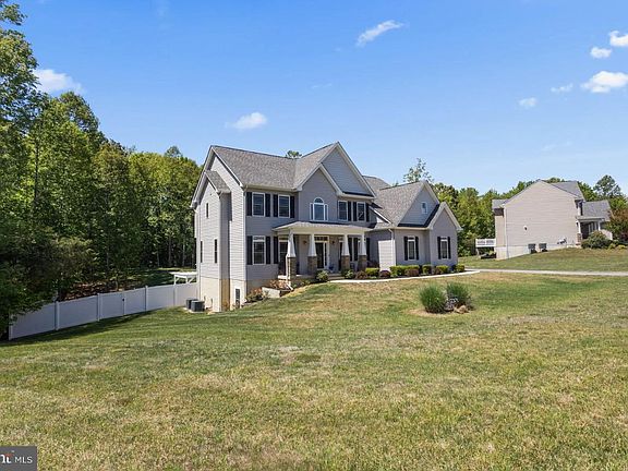 2nd image of 12371 Belle Pl
