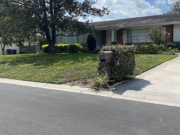 4th image of 1515 Del Crest Pl