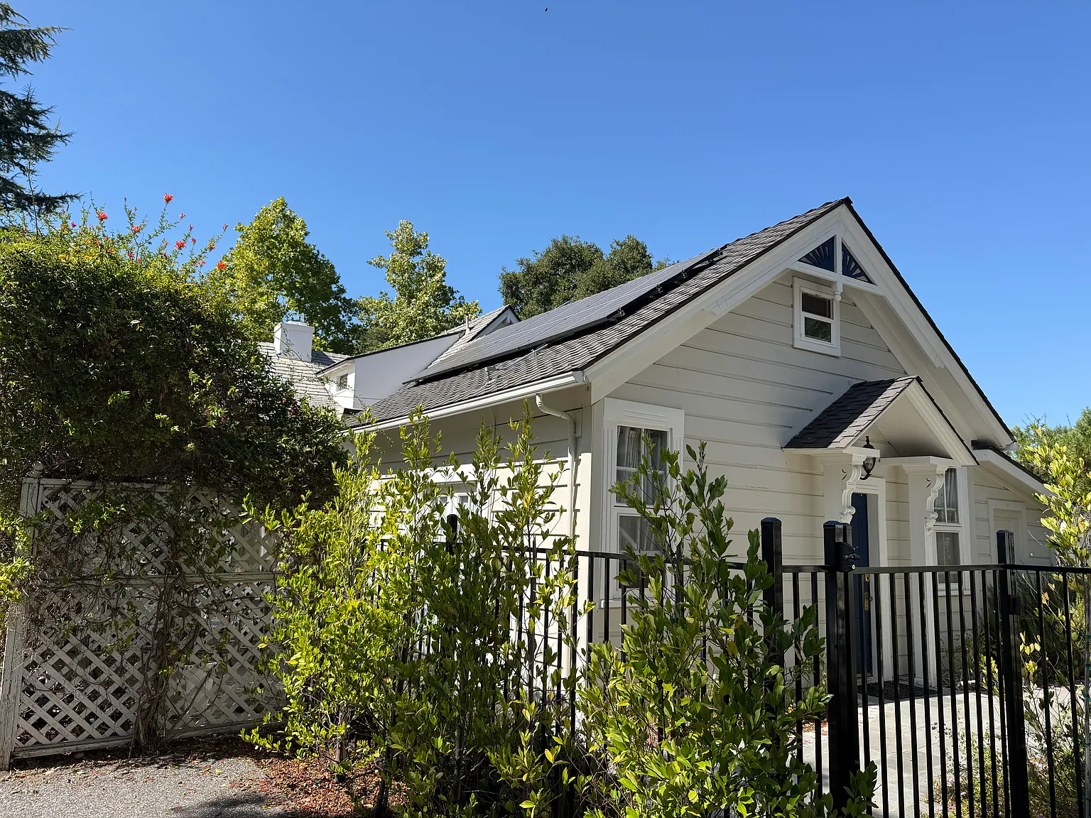 Studio, 450 sqft, $3,000 — Photo 2