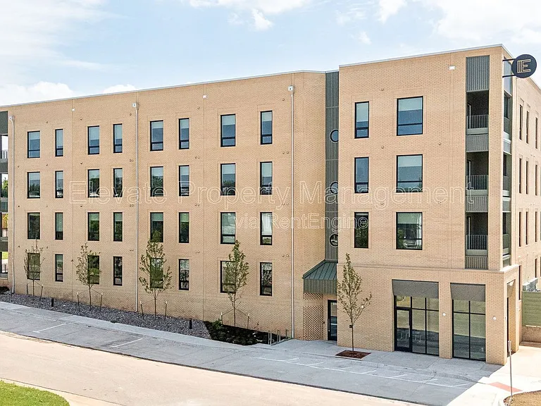 The E at 1016 NW 67th Street — Photo 56
