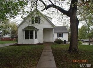 449 Rue Saint Jacques St, Florissant, MO 63031