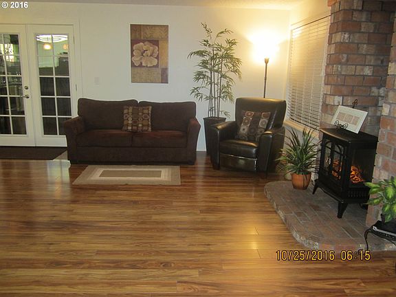 2nd image of 12355 SE Maple Ct