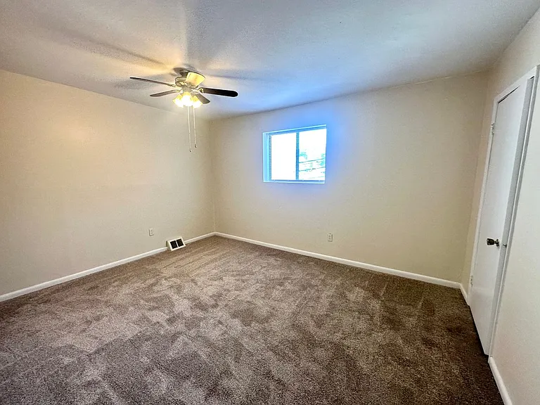 147 Virginia Ave — Photo 26