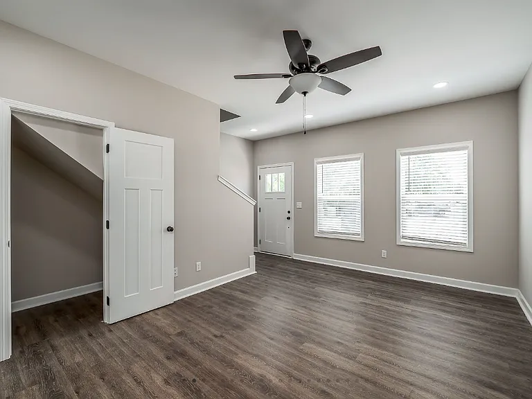 103 N Ridge Dr — Photo 4