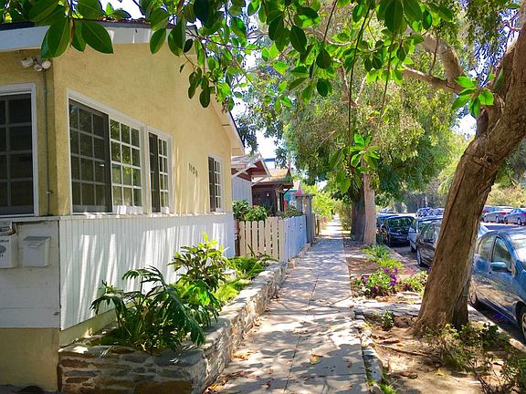 Cabrillo Ave