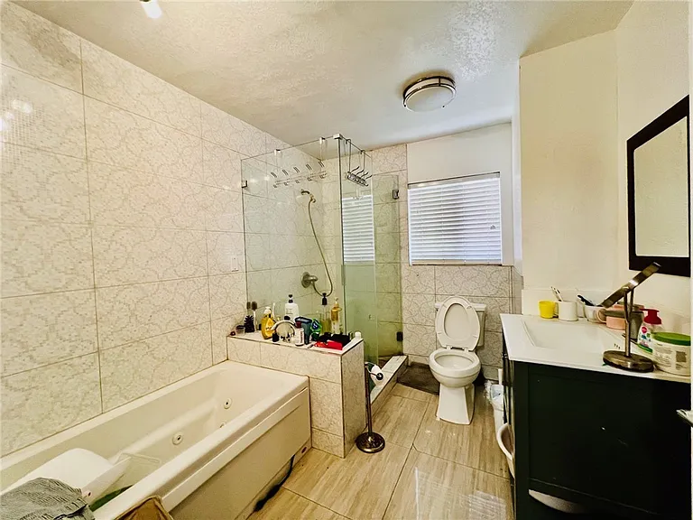 913 W 21st — Photo 21